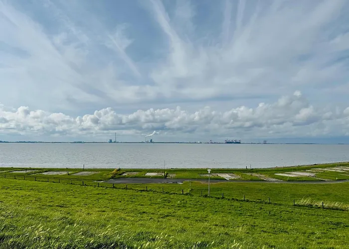 Nurdachhaus In Burhave